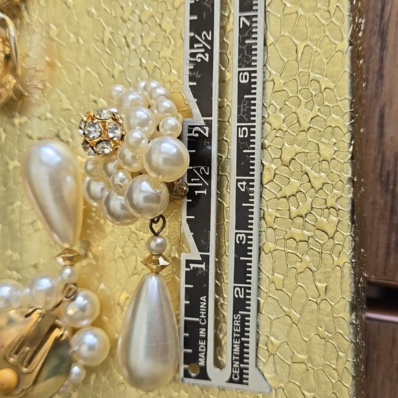 Pearls pearls and pearls earrings - Picture 10 of 10